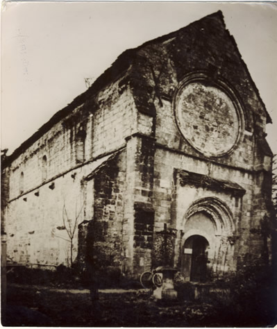 Église au bord du ravin